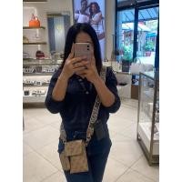 ราคา กระเป๋าสะพาย Guess** (45656832583)