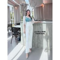 ราคา LA LA BELLE จั้มสูทกางเกงขายาวคอเหลี่ยมช่วงบนเป็นผ้าทอลายดอกไม้สีฟ้ากระดุมมุขหัวใจ (22702567446)