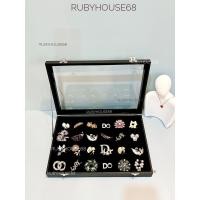 ราคา กล่องเครื่องประดับ เข็มกลัด ต่างหู.....กํามะหยี่สีดํา บ้านทับทิม68 (48106097741)