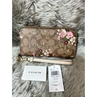 ราคา กระเป๋าสตางค์ Coach ซิปรอบ มือสองของแท้ ✨ใช้ไปแค่ 1 ครั้ง (25928721885)
