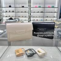 ราคา กระเป๋า Charles & Keith รุ่น Adelie Envelope Crossbody Bag : CK2-80782422 แท้จากชอป พร้อมถุงกระดาษ (29160439998)