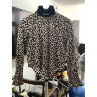 ราคา เสื้อ Forever21 เสื้อแขนยาว ลายดอก ข้างหลังแวกลึกนิดนึง งานแท้ งานมือสอง สภาพนางฟ้า size : L (9734399536)