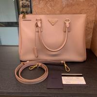 ราคา CO220805657] Prada / Saffiano Lux Double Zip (20551795586)