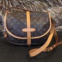 ราคา Louis Vuitton Saumur Monogram แท้% สภาพดีมากกก (2695090877)