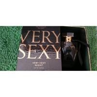 ราคา ป้ายแดงน้ำหอมยี่ห้อVictoria's Secret รุ่น Very Sexy Night Eau de Parfum ขนาด 100 มล. (42361711113)