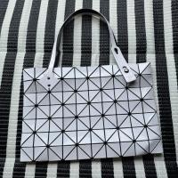 ราคา (used)กระเป๋าสไตล์baobaoสภาพดีมือสอง (43377162571)