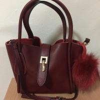 ราคา Usedกระเป๋าสะพายข้าง สีแดง (2241390059)