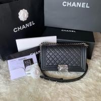 ราคา ✨Chanel boy 10 RHW holo25xxxxxx black caviar Fullset ✨ Price : 30,000 (2076485223)