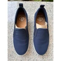 ราคา รองเท้ายี่ห้อsperry ผู้หญิง ของแท้ 100% สีน้ำเงิน สภาพใหม่มาก ใส่ครั้งเดียว ความยาว 24 เซ็น sizeตามภาพ (46857634855)