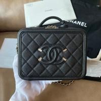 ราคา New! Chanel Caviar Vanity Bag 7" GHW Holo29 (5939437669)