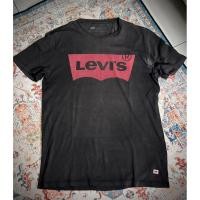 ราคา เสื้อยืดสีดํา Levis RedWings (57153795283)