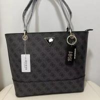 ราคา Guess กระเป๋าผู้หญิงทรงโท้ทTote bagใหญ่ กระเป๋าผญ.สะพายไหล่ ส่งฟรี (guess tote 1981) (43802968745)