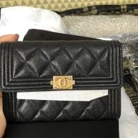 ราคา Used like New Chanel Boy Medium Wallet (7780184689)