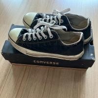 ราคา รองเท้าผ้าใบคอนเวิร์สสียีนส์ ของแท้ มือสอง สภาพเก่า ดูเซอร์กำลังดี converse all star suede low carolina (29224822678)