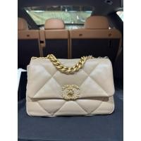 ราคา Use Chanel 19 size 26 lamb skin holo 31 ของแท้100% (41953657179)