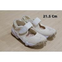 ราคา Nike air rift cream รองเท้าเด็กมือสองของแท้ รองเท้าเด็กผู้หญิง (22517576601)