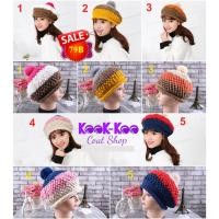ราคา (พร้อมส่ง)หมวกไหมพรมทรงฟักทอง เล่นชั้นสีสามสี แต่งปอมปอมเฟอร์ ไหมพรมหนาเนื้อดี (13022447023)