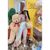 ราคา Code : 756 เซท 3 ชิ้น เสื้อแขนกุดคอปกลายดอก มาพร้อมกางเกงขายาวชายระบายลายดอก แถมหมวกเข้าชุดกัน (8437058735)