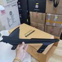 ราคา ของแท้ 100%บังโซ่ kawasaki ninja250 ninja300 Ninja 400 บังโซ่บังโคลนหลังหรือบังโซ่กันดีดนินจา 300 นินจา 400 (10666138453)