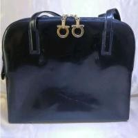 ราคา SALVATORE FERRAGAMO กระเป๋าถือสีดำ (MADE IN ITALY)​ (26302993087)