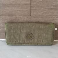 ราคา กระเป๋าสตางค์ ใบยาว แบรนด์ Kipling กระเป๋าซิป มีช่องใส่เหรียญ ใส่ธนบัตร เยอะมาก มือสอง ของแท้ ปล่อยต่อถูกมาก สีเขียว (8197120886)