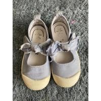 ราคา H&M รองเท้ามือสองเด็ก สภาพดี สียีนส์ เด็ก 2-3 ขวบ สามารถใส่ได้ (16434238380)