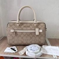 ราคา coach หมอนรุ่นใหม่10.5” ของแท้มือ2เหมือนใหม่ ใช้งานน้อย (20973377785)