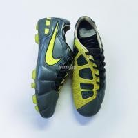 ราคา รองเท้าฟุตบอล สตั๊ด แท้มือสอง size 42.5/270 รุ่น t90 laser 3 hg รองท็อป (28138414021)