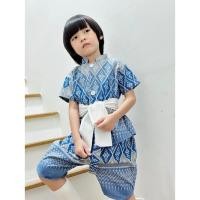 ราคา ชุดไทยประยุกต์เด็กผู้ชายโทนสีฟ้าเทา แถมผ้าผูกเอว (ผ้าฝ้าย) (41906216614)