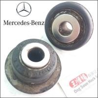 ราคา 1-2 ชิ้น Mercedes W115 W114 Control Arm Bush ด้านหน้าด้านบน 115 333 3514 (01698) Benz R107 Trailing (48103607631)