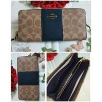 ราคา พร้อมส่ง ใหม่ COACH กระเป๋าเงินซิปรอบ Signature Coated Canvas Colorblock Wallet (7684466434)
