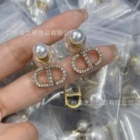 ราคา DIOR3827 ต่างหูมุกตัวอักษรเพชรเต็มหญิง Retro (52258033179)