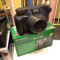 ราคา Fujifilm Polaroid instax 100 ใช้ฟิล์ม instax wide พร้อมกล่อง กล้องใช้งานได้ปกติ แฟลชทำงาน เลนส์ใส (6451523749)