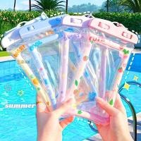 ราคา ซองใส่มือถือกันน้ำ ซองพลาสติก PVC ซองกันน้ำโทรศัพท์ ลายการ์ตูน สีใส สัมผัสหน้าจอได้ ซองกันน้ำสงกรานต์ (51457201523)
