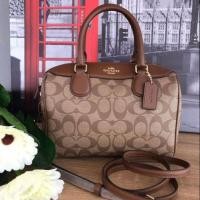 ราคา กระเป๋า coach แท้ 100% การันตีของแท้โดยร้าน coach by gift กระเป๋า coach ทรงหมอน coach f32203 สีน้ำตาล (2129428660)