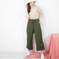 ราคา กางเกงเอวเชือก ดีเทลตัดลายขาวดำ สีเขียวขี้ม้า แบรนด์ hofstore (3246231304)