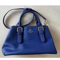 ราคา ส่งต่อกระเป๋าสีน้ำเงินเข้ม Kate spade ของแท้ สภาพดี (22642999484)