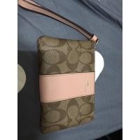 ราคา coach กระเป๋าคล้องมือ size s แท้ มือสอง (4680489750)