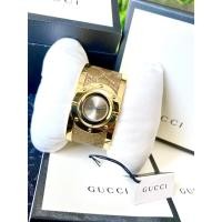 ราคา Gucci Twirl leather bangle 33 mm YG (11167129470)