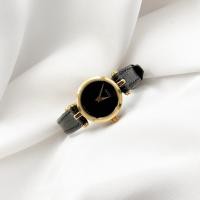 ราคา Used like new Vintage Gucci 2000L ขนมชั้นดำ Swiss Made (49250681070)