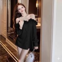 ราคา (พร้อมส่ง)รุ่น(TN-สายเดี่ยวขอบดอกไม้11)เสื้อสายเดี่ยวแขนยาว ผ้าชีฟอง สีขาว ดีเทลเสื้อเปิดไหล่ ประดับขนนกบริเวณไหล่ (28187133421)