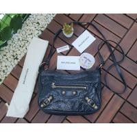 ราคา Used Balenciaga Hip 2019 (4578178977)