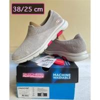 ราคา UsedSkechers Slip on Gowalk แท้มือสอง (28170971836)