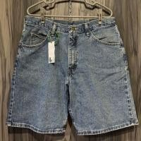 ราคา กางเกงยีนส์ขาสั่น Wrangler Jorts เอว 34 กางยีนส์ขาสั้นชาย Made in Mexico ของแท้สวย (25706962565)
