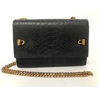 ราคา กระเป๋ามือสอง ของแท้ CHARLES & KEITH หนังแท้ สีดำ อะไหล่ทองแดง ขนาด 7 นิ้ว พร้อมส่ง (11094278340)