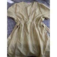 ราคา (ส่งต่อ&มือสอง) เดรสเกาหลี cute cotton สีเหลือง (22544361556)