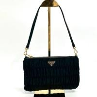 ราคา Prada nylon gaufre shoulder bag (44000892249)