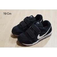 ราคา Nike รองเท้าผ้าใบเด็กมือสองของแท้ (22641465583)