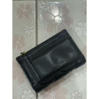 ราคา [แท้ 100%] กระเป๋าสตางค์ Charles & Keith Quilted Short Wallet สีดำ อะไหล่ทอง สภาพดี (24398034201)