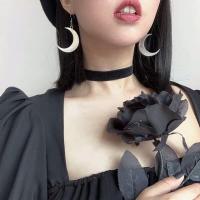 ราคา Saleต่างหูรูปพระจันทร์เสี้ยว Moon Gothic Earrings พร้อมส่ง (7320649001)